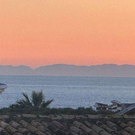 Sun Love Calypso ميخاس المظهر الخارجي الصورة
